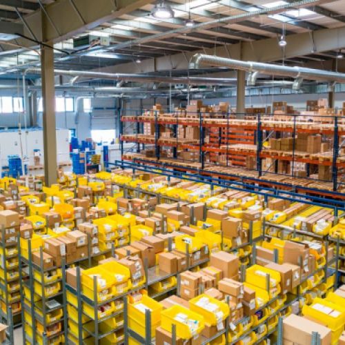 Nuestras instalaciones de almacenaje y reparto
